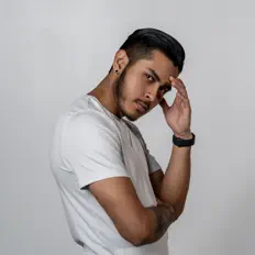 Dengarkan Marze, tonton video musik, baca bio, lihat tanggal tur & lainnya!