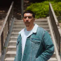 undefined सुनें, म्यूज़िक वीडियो देखें, बायो पढ़ें, दौरे की तारीखें और बहुत कुछ देखें!