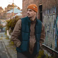 收听 OX4ORD、观看音乐视频、阅读小传、查看巡演日期等 ！