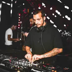 Écoutez Eddy JB, regardez des vidéoclips, lisez la biographie, consultez les dates de tournée et plus encore !