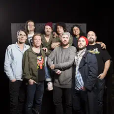 Listen to Helt Off, watch music videos, read bio, see tour dates & more!