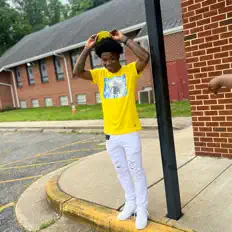 Luister naar Aye Marr, bekijk muziekvideo's, lees de bio, bekijk de tourdata, en meer!