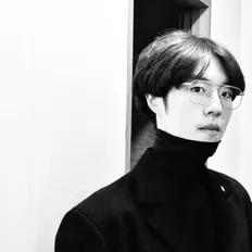 Ouve Juniq, vê vídeos de música, lê a biografia, vê as datas da digressão e muito mais!