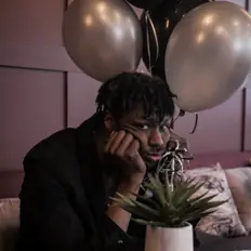 收听 Connect Zero、观看音乐视频、阅读小传、查看巡演日期等 ！