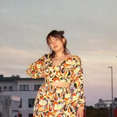 Ascolta Julia's Mind, guarda video musicali, leggi la biografia, vedi le date del tour & altro!