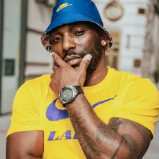 收听 Uppercase G、观看音乐视频、阅读小传、查看巡演日期等 ！