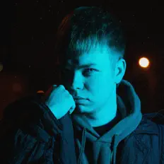 Юджин을(를) 듣고, 뮤직 비디오를 보고, 약력을 읽고, 투어 일정 등을 확인하세요!