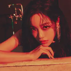 Listen to KIMSEJEONG, watch music videos, read bio, see tour dates & more!