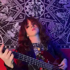 Poslechněte si interpreta Venus Blake, sledujte hudební videa, přečtěte si životopis, podívejte se na data turné a další informace.