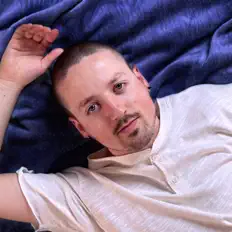 Escucha a Pyralid, mira videos musicales, lee su biografía, consulta las fechas de las gira y más.