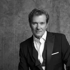 Ouve John Munich, vê vídeos de música, lê a biografia, vê as datas da digressão e muito mais!