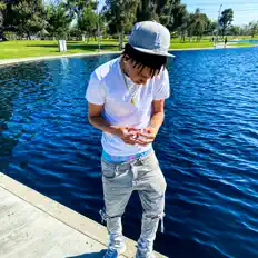 Escucha a Lul Poodah, mira vídeos musicales, lee la biografía, consulta fechas de giras y mucho más.