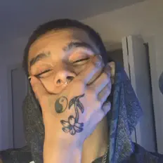 收听 hellboy.lust、观看音乐视频、阅读小传、查看巡演日期等 ！