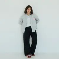 Poslechněte si interpreta undefined, sledujte hudební videa, přečtěte si životopis, podívejte se na data turné a další informace.