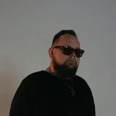 Listen to Уэнт, watch music videos, read bio, see tour dates & more!