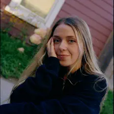 Kirsten Ludwigを聴いたり、ミュージックビデオを鑑賞したり、経歴やツアー日程などを確認したりしましょう！