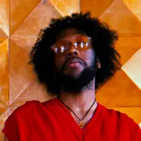 undefined सुनें, म्यूज़िक वीडियो देखें, बायो पढ़ें, दौरे की तारीखें और बहुत कुछ देखें!