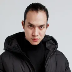 Poslechněte si interpreta Lil'Z, sledujte hudební videa, přečtěte si životopis, podívejte se na data turné a další informace.