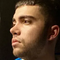 Poslechněte si interpreta DeziDon, sledujte hudební videa, přečtěte si životopis, podívejte se na data turné a další informace.