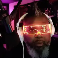 聆聽 Priest、觀看音樂影片、閱讀小傳、查看巡演日期等！