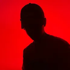 收听 Partyalone、观看音乐视频、阅读小传、查看巡演日期等 ！