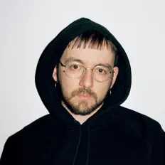 Olan!을(를) 듣고, 뮤직 비디오를 보고, 약력을 읽고, 투어 일정 등을 확인하세요!