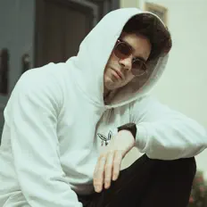 Poslechněte si interpreta Justin Morelli, sledujte hudební videa, přečtěte si životopis, podívejte se na data turné a další informace.