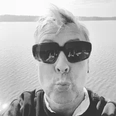 Posłuchaj wykonawcy ALERT, obejrzyj teledyski, przeczytaj biografię, zobacz daty tras koncertowych i nie tylko!