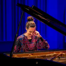 Listen to Anna Simonetta, watch music videos, read bio, see tour dates & more!