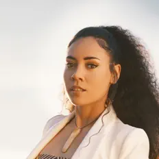 Listen to Olivia Foa'i, watch music videos, read bio, see tour dates & more!