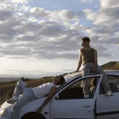 Wating Broを聴いたり、ミュージックビデオを鑑賞したり、経歴やツアー日程などを確認したりしましょう！