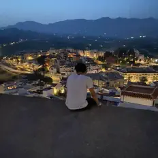 Posłuchaj wykonawcy DUTCHI, obejrzyj teledyski, przeczytaj biografię, zobacz daty tras koncertowych i nie tylko!