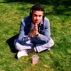 Ouve A-Legend, vê vídeos de música, lê a biografia, vê as datas da digressão e muito mais!