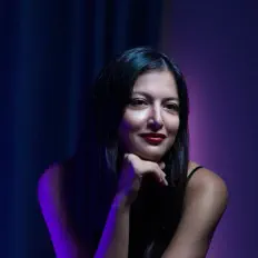 Poslechněte si interpreta The Victoria, sledujte hudební videa, přečtěte si životopis, podívejte se na data turné a další informace.