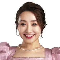 Listen to Queenzy Cheng, watch music videos, read bio, see tour dates & more!