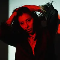 收听 undefined、观看音乐视频、阅读小传、查看巡演日期等 ！