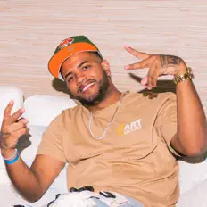 收听 yblack、观看音乐视频、阅读小传、查看巡演日期等 ！