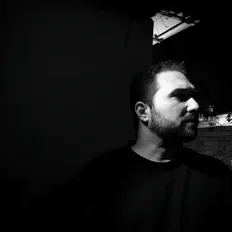 Porte सुनें, म्यूज़िक वीडियो देखें, बायो पढ़ें, दौरे की तारीखें और बहुत कुछ देखें!