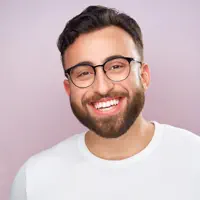 undefined을(를) 듣고, 뮤직 비디오를 보고, 약력을 읽고, 투어 일정 등을 확인하세요!