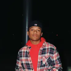 聆聽 jujufromthe26、觀看音樂影片、閱讀小傳、查看巡演日期等！