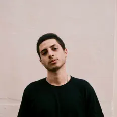 收听 Gadouh、观看音乐视频、阅读小传、查看巡演日期等 ！