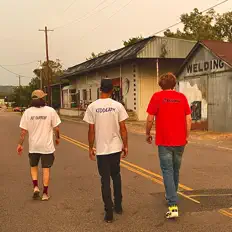 Dengarkan 369, tonton video musik, baca bio, lihat tanggal tur & lainnya!