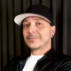 Listen to Luis Erre, watch music videos, read bio, see tour dates & more!