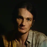 Ouve undefined, vê vídeos de música, lê a biografia, vê as datas da digressão e muito mais!