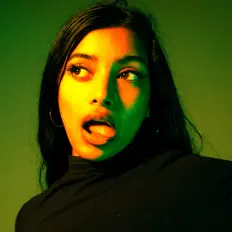 Hör dir JHM an, schau dir Musikvideos an, lies die Biografie, finde Tourdaten und mehr!