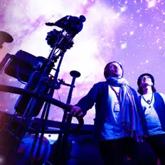 Sacred Resonanceを聴いたり、ミュージックビデオを鑑賞したり、経歴やツアー日程などを確認したりしましょう！