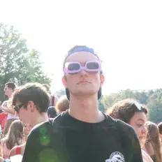 Écoutez Dawson, regardez des vidéoclips, lisez la biographie, consultez les dates de tournée et plus encore !