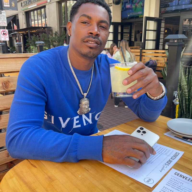 Ghetto (feat. Jim Jones)