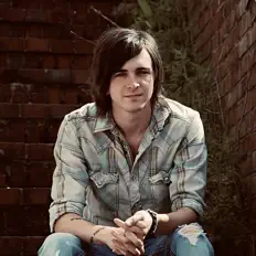 Poslechněte si interpreta Zachariah Flynn, sledujte hudební videa, přečtěte si životopis, podívejte se na data turné a další informace.