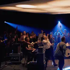 Ascolta Hillside Worship, guarda video musicali, leggi la biografia, vedi le date del tour & altro!